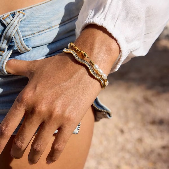 18K Gold Plated - Beaded Bracelet - Picture 5 of 9